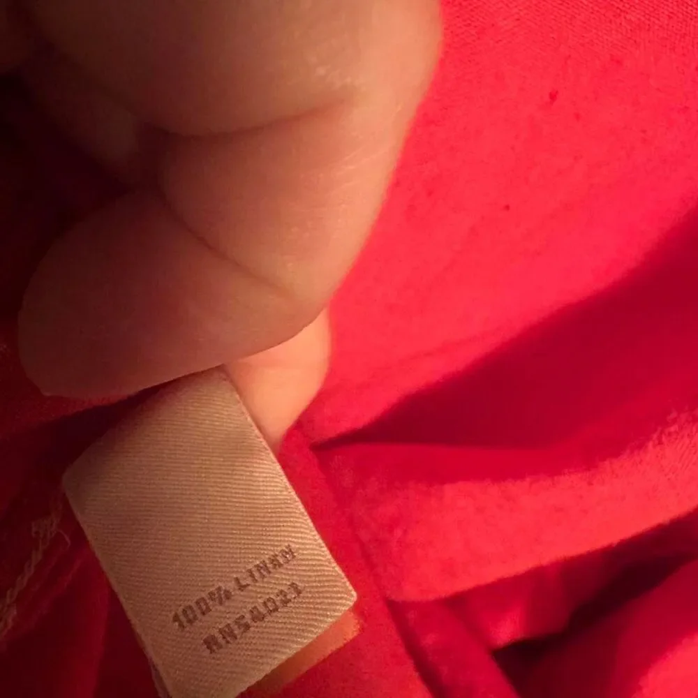 Banana Republic bright and bold coral red 100% linen shirt Size XL